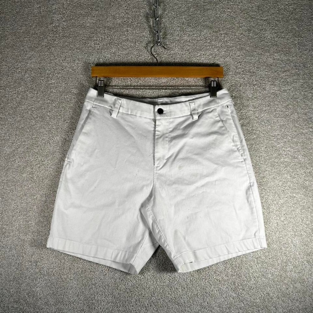 Women's Lululemon white Bermuda high waisted chino shorts 30"